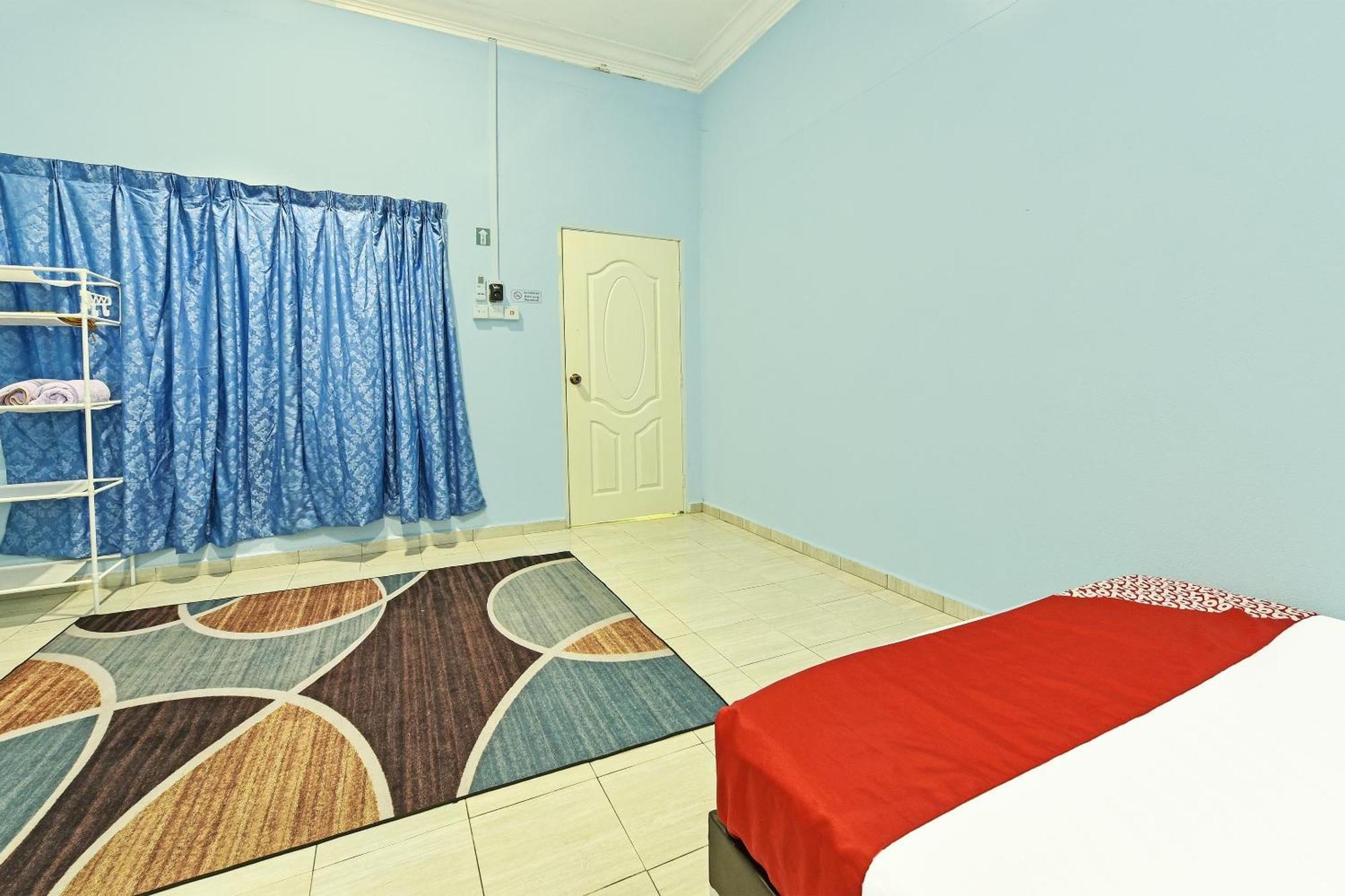 Oyo 90551 Zn Mix Homestay & Roomstay Kampung Raja エクステリア 写真