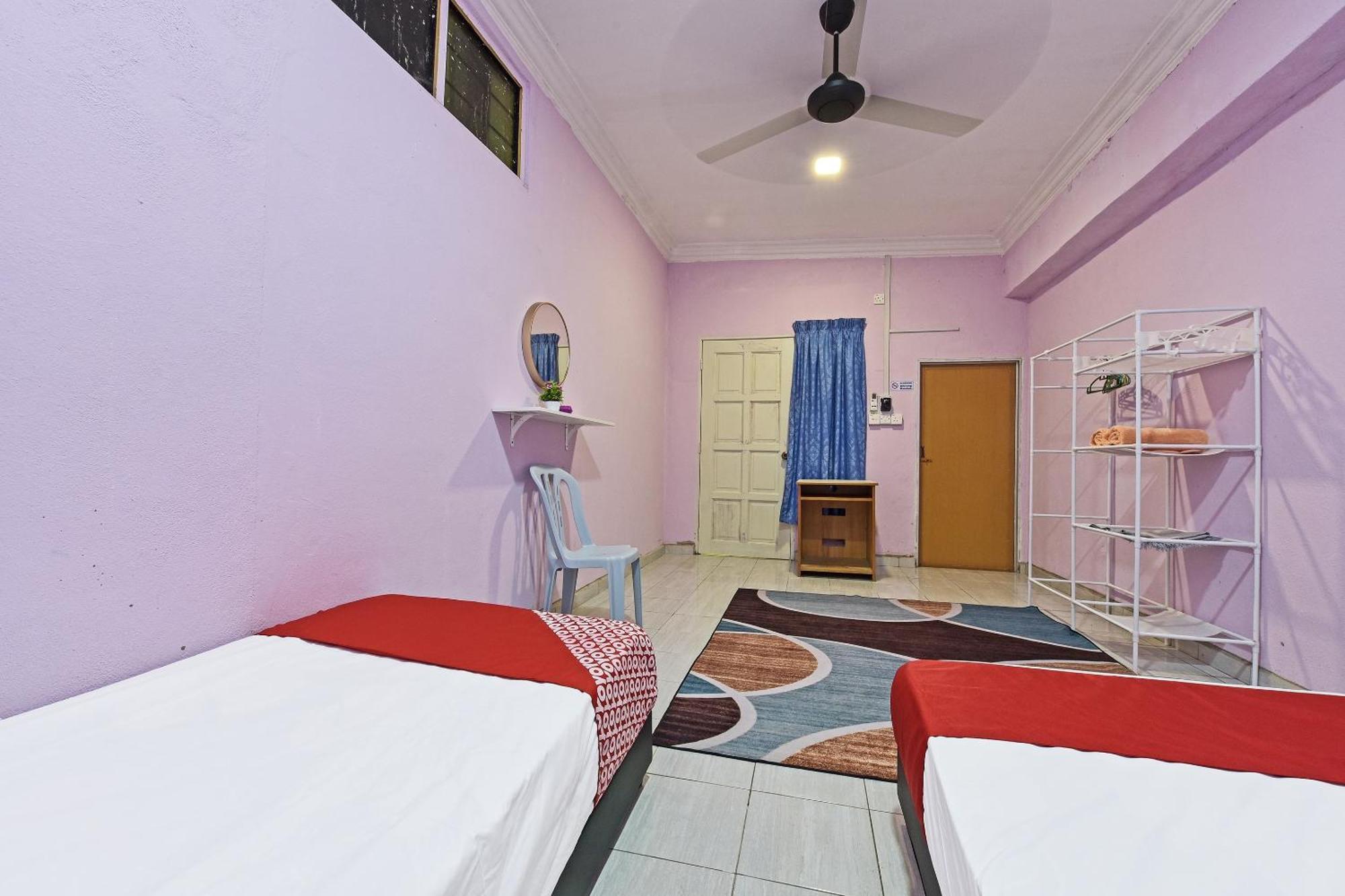 Oyo 90551 Zn Mix Homestay & Roomstay Kampung Raja エクステリア 写真