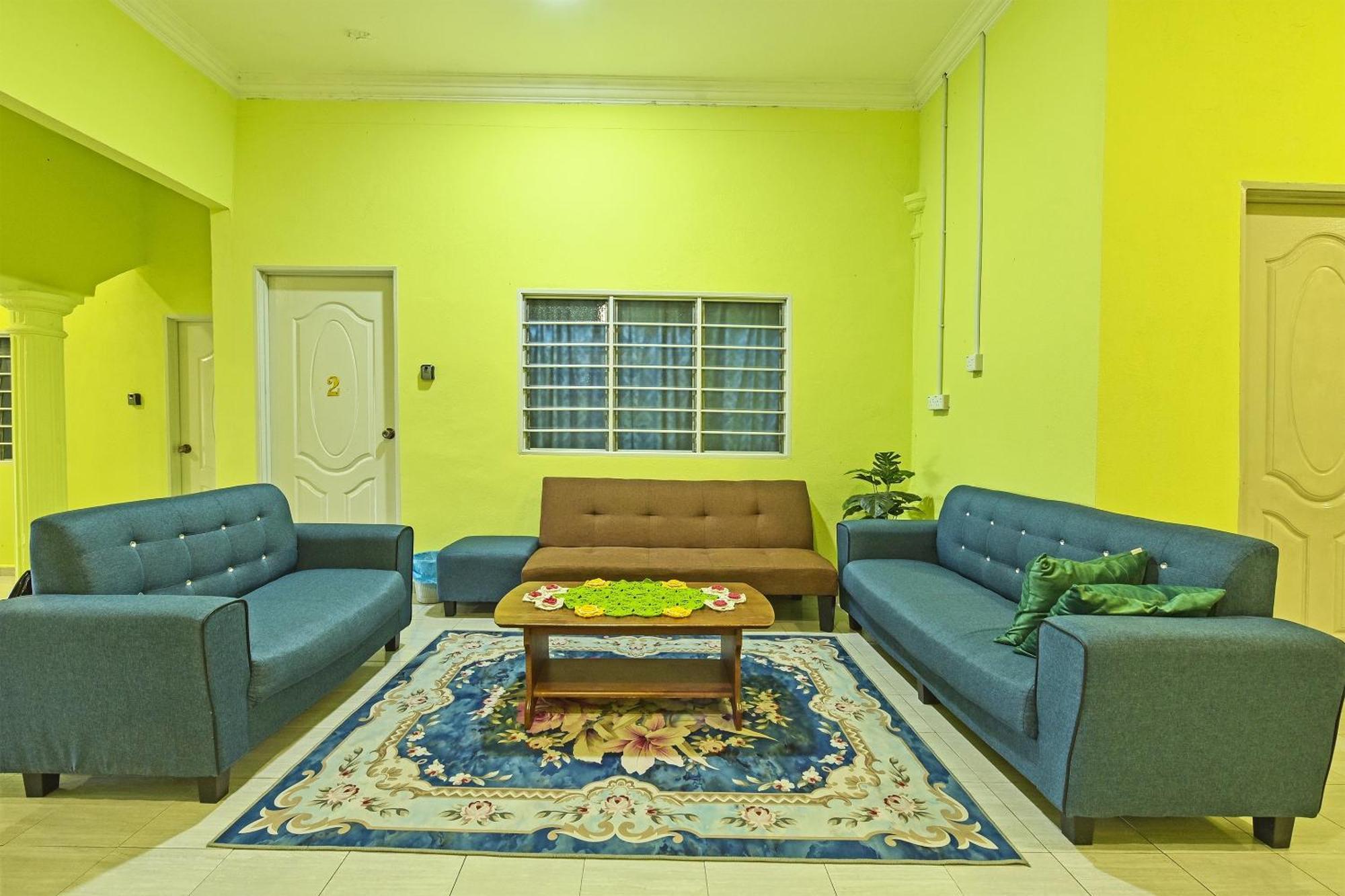 Oyo 90551 Zn Mix Homestay & Roomstay Kampung Raja エクステリア 写真
